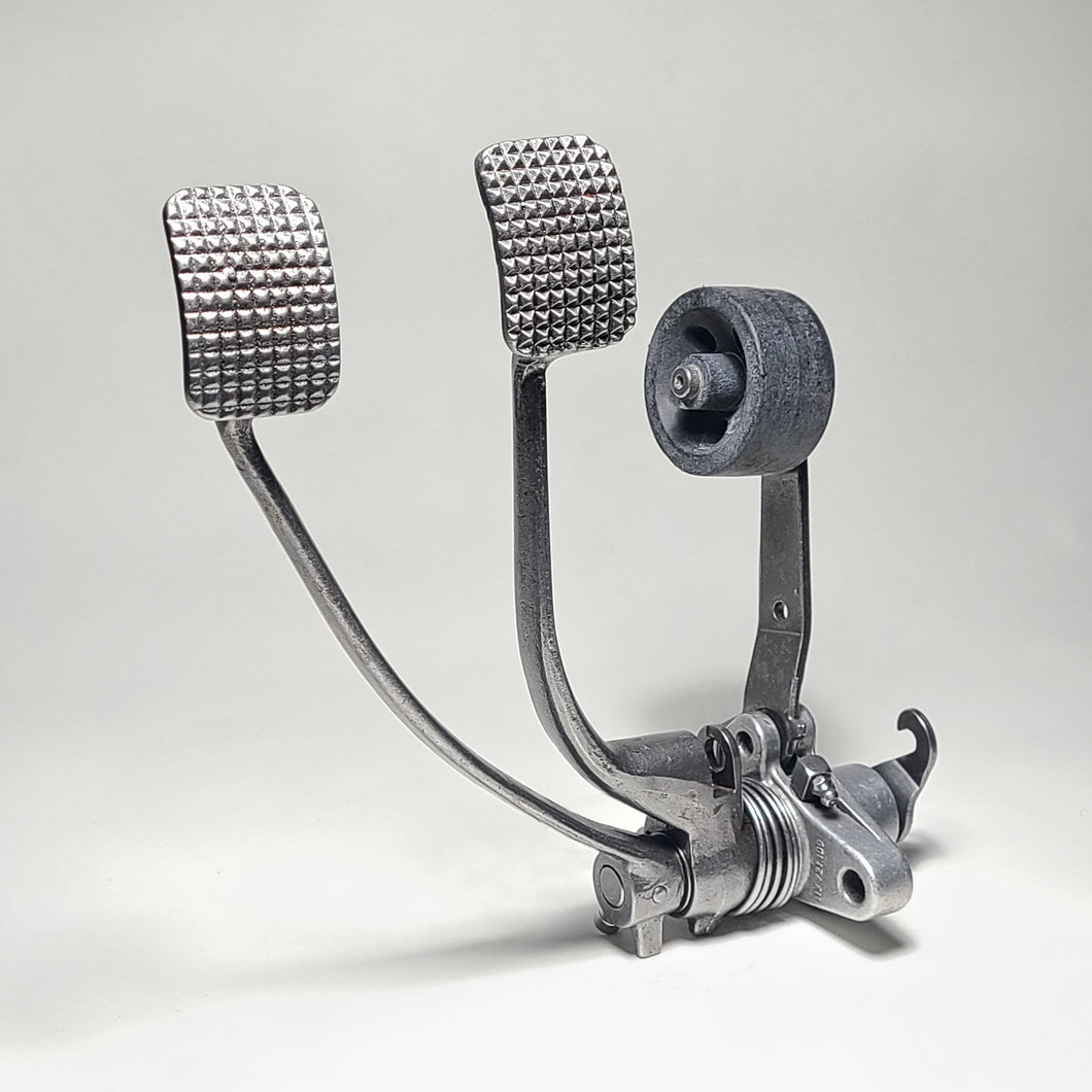 #R01 Original VW German Pedal Assembly 1960-1965