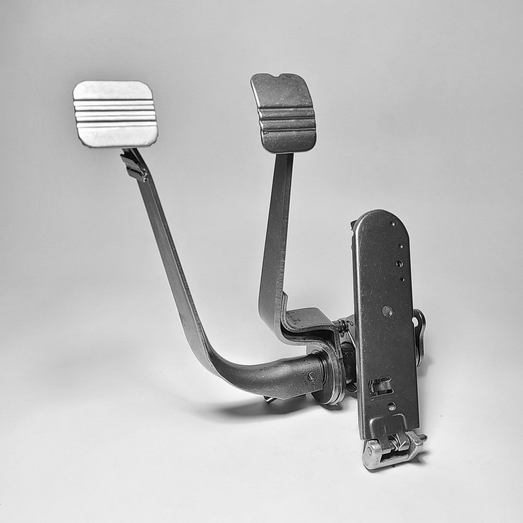 #R02 Original VW Pedal Assembly 1966-1970
